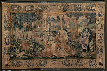 Arazzo fiammingo. Paesaggio con pergola e grandi bestie, con 2 colonne. Atelier di Oudenaarde. 319x508cm. Inv 0023. XVII secolo