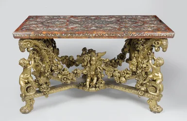 Tavolo intarsiato su base in legno di tiglio scolpito e dorato, 1689