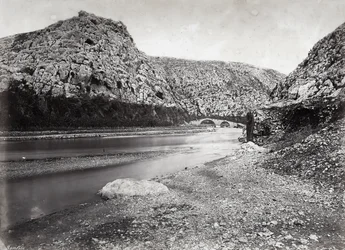 "Nahr el-Kalb" (il fiume del cane) tra le montagne del Libano, vicino a Beirut, in Palestina