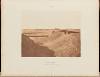 Ibrîm (Premnis). Vista generale della città e del deserto
