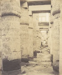 Karnak Tebe, Palazzo - Sala Ipostila - Finestra e Capitelli