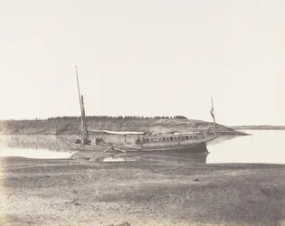 Louksor, Piccolo Braccio del Nilo - Barca di Viaggiatori