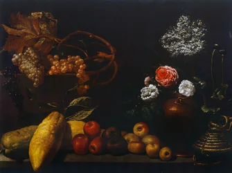Natura morta con brocca di rame, rose, uva, fiori di sambuco, agrumi e mele