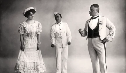 Florence Jameson, Reginald Switz e Alfred Clarke in una scena da The Blue Moon, XX secolo