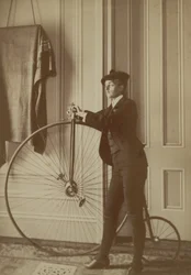 Dentro la Casa con una Bicicletta Penny Farthing, c.1890