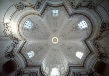 Veduta interna della cupola della chiesa di Sant