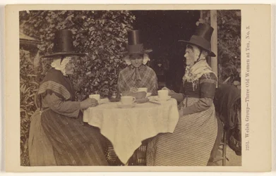 Gruppo gallese - Tre anziane donne al tè, n. 3