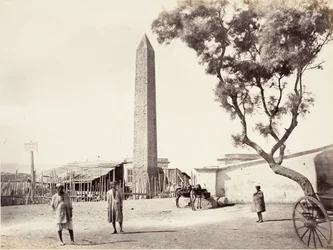 Obelisco egiziano, Ago di Cleopatra, ad Alessandria, Egitto
