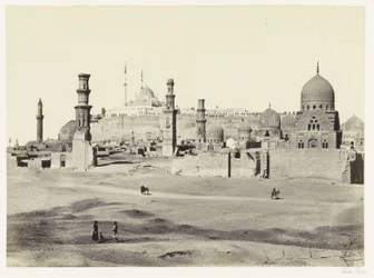 Vista sulla parte meridionale della necropoli al Cairo