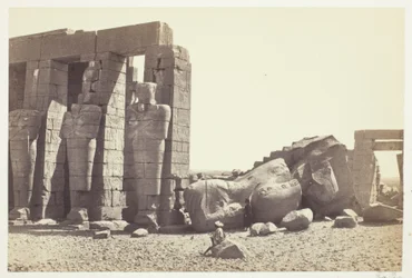 Pilastri di Osiride e Grande Colosso Caduto