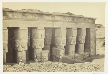 Portico del Tempio di Dendera