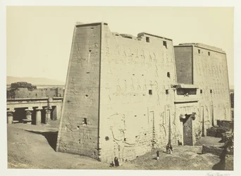 Il Grande Pilone a Edfou, Alto Egitto, 1857