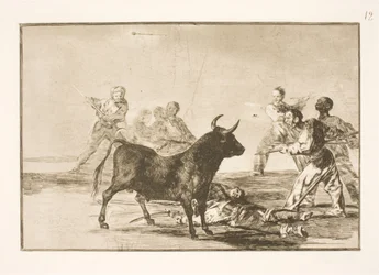 Il popolo ferisce il toro con lance, falci, banderillas e altre armi