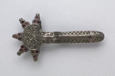 Fibula, 500s