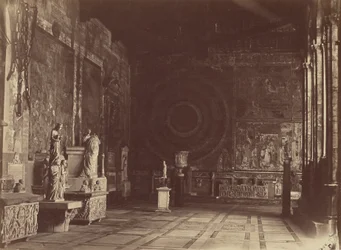 [Pisa, interno di una chiesa]
