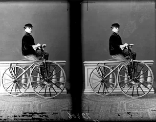 Ritratto di un bambino su una bicicletta, Firenze, 1875-76