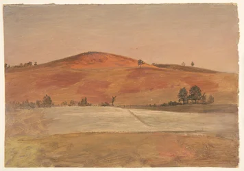 Paesaggio con collina bassa e campi
