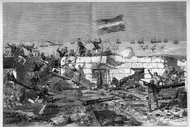 Tunisia, luglio 1881: le truppe francesi prendono la città di Stax dopo la rivolta degli abitanti contro il protettorato francese della Tunisia. Fucilieri marini smontano la batteria circolare. Incisione di De Haenen in 