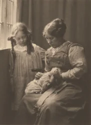 [La signora Frederick H. Evans, Barbara Evans e la bambola Phyllis].