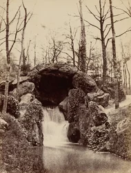 Cascata nel Bois de Boulogne, c. 1855 (foto)
