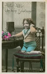 Bambino che usa il telefono