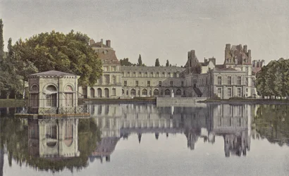 Fontainebleau, Palazzo, vista presa dallo stagno delle carpe