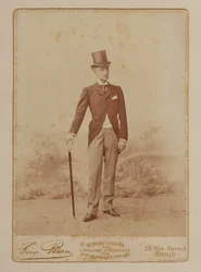 Fotografia da un album di souvenir in memoria di Boni de Castellane