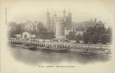 La Torre di Londra e il fiume Tamigi