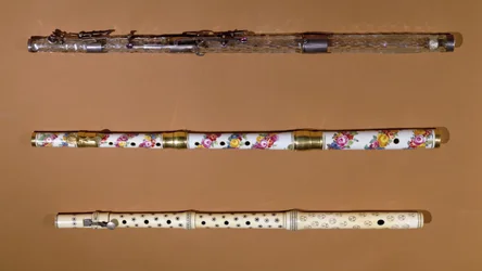 3 flauti (avorio, porcellana e cristallo)