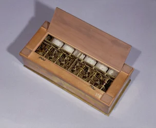 Macchina calcolatrice inventata da Blaise Pascal nel 1642
