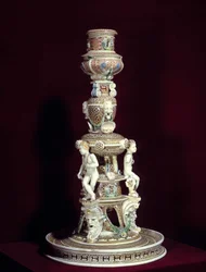 Candelabro in fine maiolica di Saint Porchaire