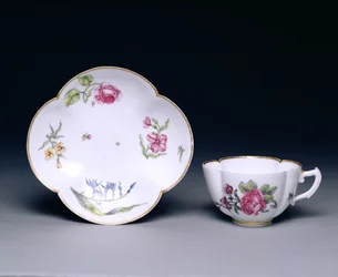 Tazza e piattino, Vincennes, c.1745-52 (porcellana)