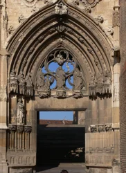 Raffigurazione del centro della porta fortificata