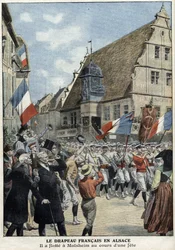 Bandiera francese che sventola di nuovo nelle strade di Molsheim, Alsazia, durante la fiera sportiva in "Le Petit Journal" del 4 luglio