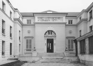 Hotel Gouthiere, facciata del cortile, fine 18° secolo