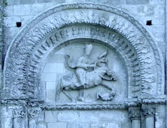 Cavaliere a caccia dalla facciata