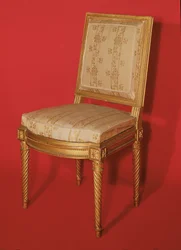 Sedia in stile Luigi XV (legno dorato e seta)