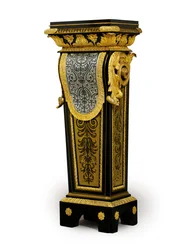Uno di un paio di piedistalli Luigi XV in marqueterie, possibilmente commissionati da Claude-Francois Julliot, c.1750-60