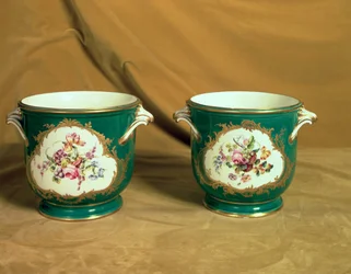 Coppia di refrigeratori di ghiaccio di Sèvres, dal Servizio di Federico V, 1758