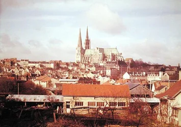 Veduta panoramica della città con la cattedrale