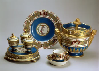 Plat de Menage, piatto, tazza e ciotola per gelato dal Blue Cameo Service, Sevres, 1778-9