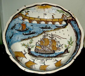 Insalatiera raffigurante navi sulla Loira, Nevers, 1800