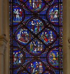 Vetrata della cattedrale di Chartres: dettaglio della vita di San Tommaso