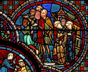 La finestra di San Lubino: una processione lascia una chiesa