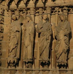 La Visitazione, quattro figure di stipite dalla Facciata Ovest della Cattedrale
