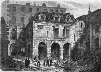 Trasformazioni di Parigi sotto il Secondo Impero, Parigi haussmanniana: demolizione del cortile Saint Martin nel Palazzo di Giustizia (Conciergerie) sull