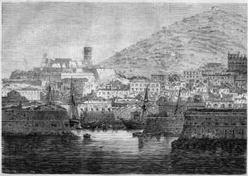Veduta del porto e della città di Gaeta, Italia