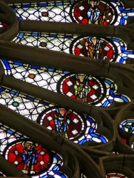 Vescovi, re, martiri in una sezione della finestra rosa