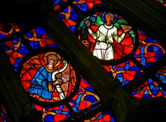 Finestra w141 raffigurante un angelo musicista con un