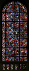 Finestra w2 che raffigura scene della vita di San Pietro